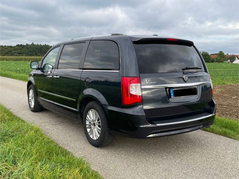 Lancia Voyager 162.000 km 13.900 € Kastl 84556