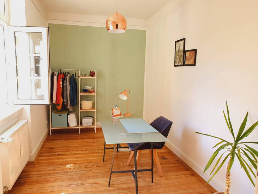 Ruhiges ArbeitsZimmer in stilvollem Altbau - All-in-Miete
