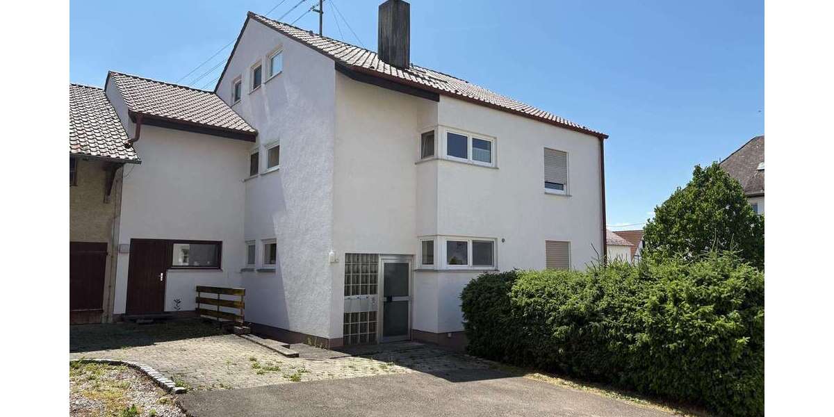 Einfamilienhaus Bernstadt - 13 Zimmer, 250 m&sup2;, 749.000&euro; | Angebot:27040330