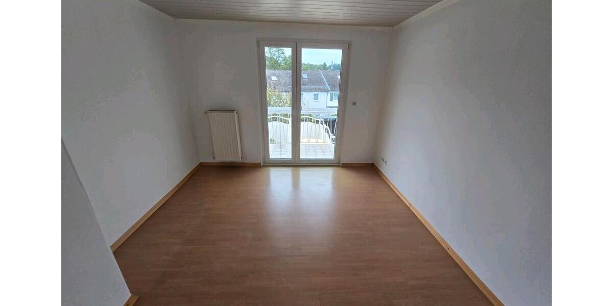 Reihenhaus Kaiserslautern Betzenberg - 3 Zimmer, 110 m&sup2;, 1.500&euro; | Angebot:26394081