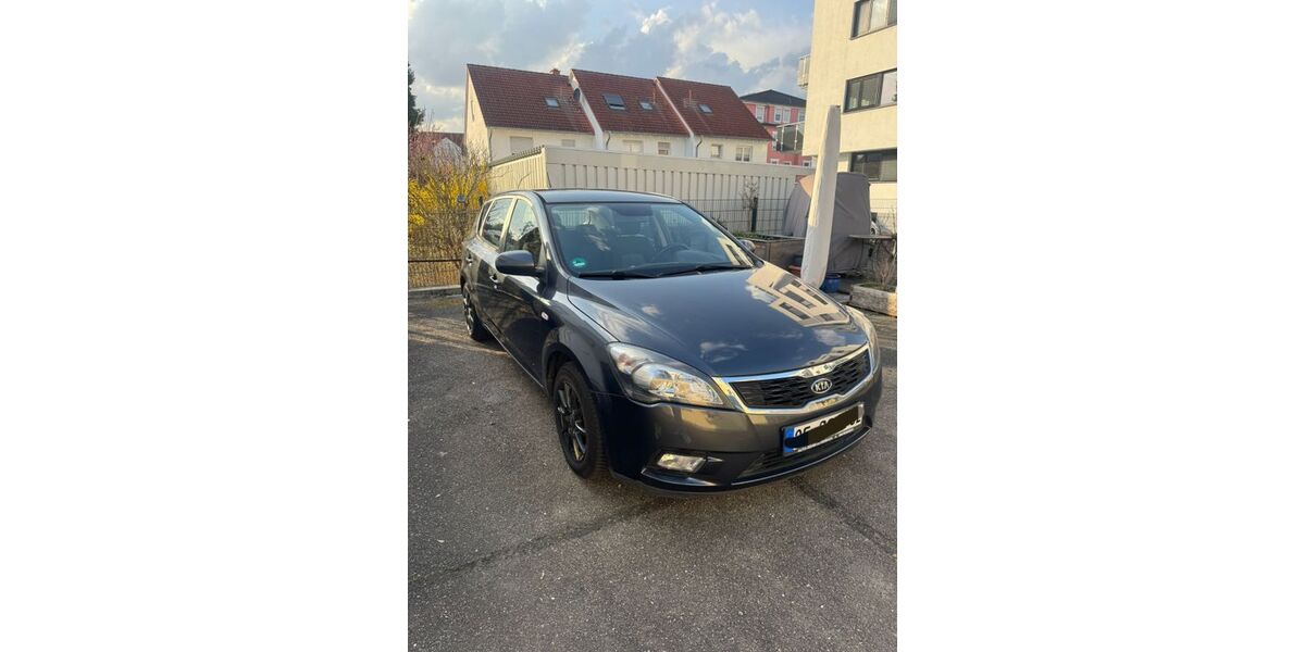 Kia ceed / Ceed 104.000 km 3.289 &euro; Mühlheim/ Main 63165
