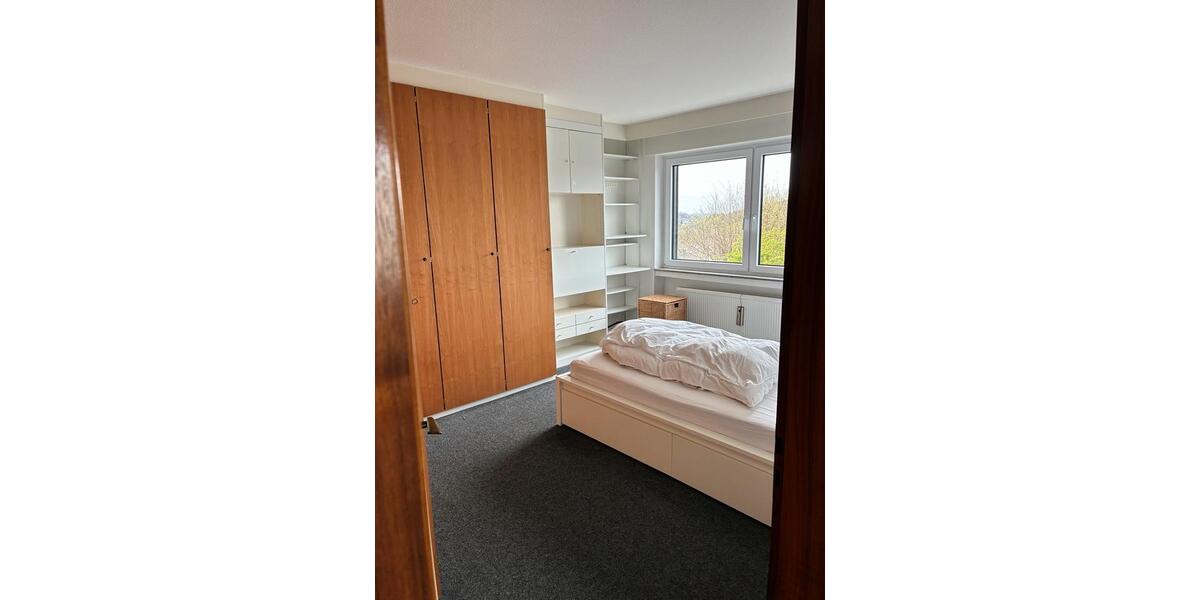 Einfamilienhaus Gummersbach - 8 Zimmer, 220 m&sup2;, 1.900&euro; | Angebot:26340217