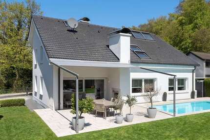 Haus Weßling - 8 Zimmer, 247 m&sup2;, 2.475.000&euro; | Angebot:26670495