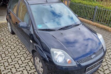 Ford Fiesta 137.580 km 1.250 &euro; Veltheim/ohe 38173