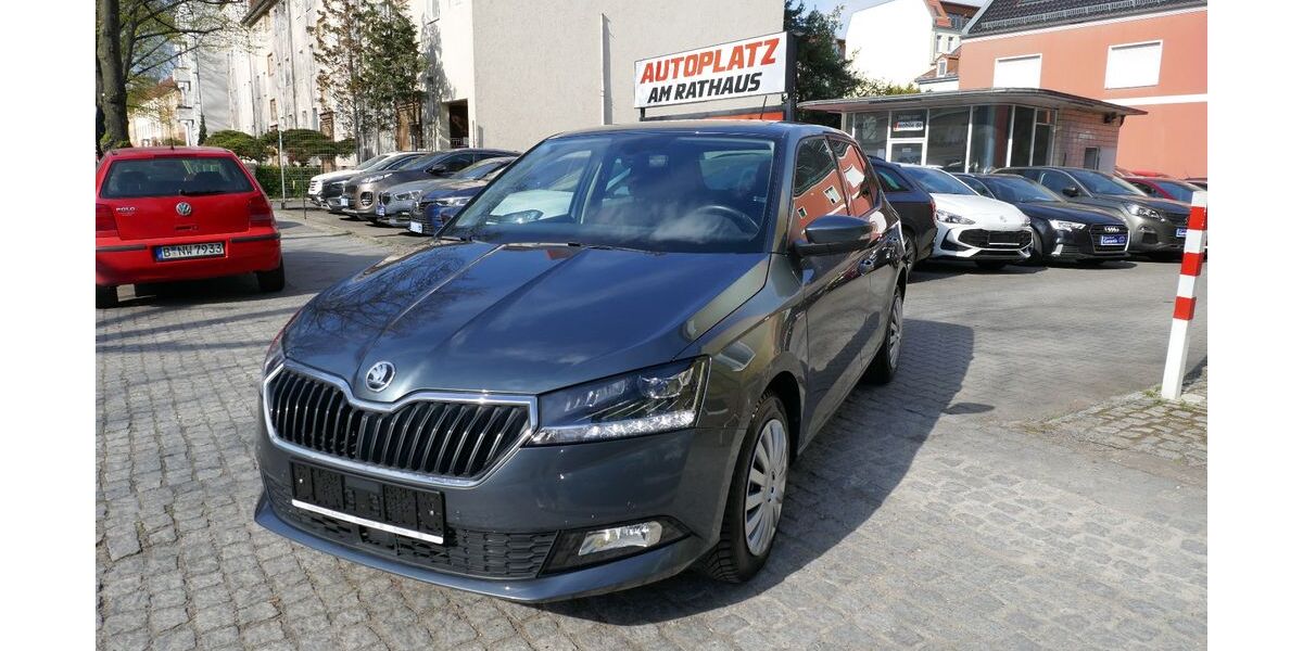 Skoda Fabia 32.550 km 12.950 &euro; Berlin-Tempelhof 12105