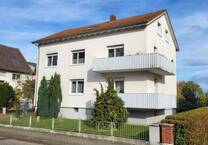 Dreifamilienhaus mit großem Grundstück und Bebauungspotenzial
