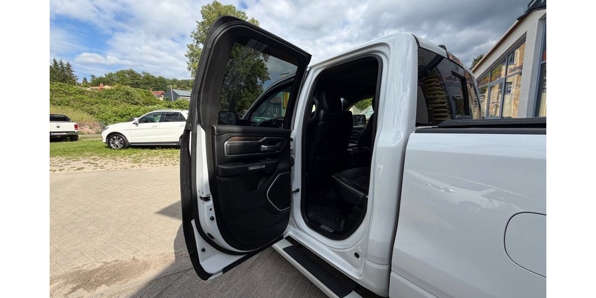 Dodge RAM 1500 5,7 HEMI LARAMIE 113.000 km 32.499 &euro; Rudolstadt 07407
