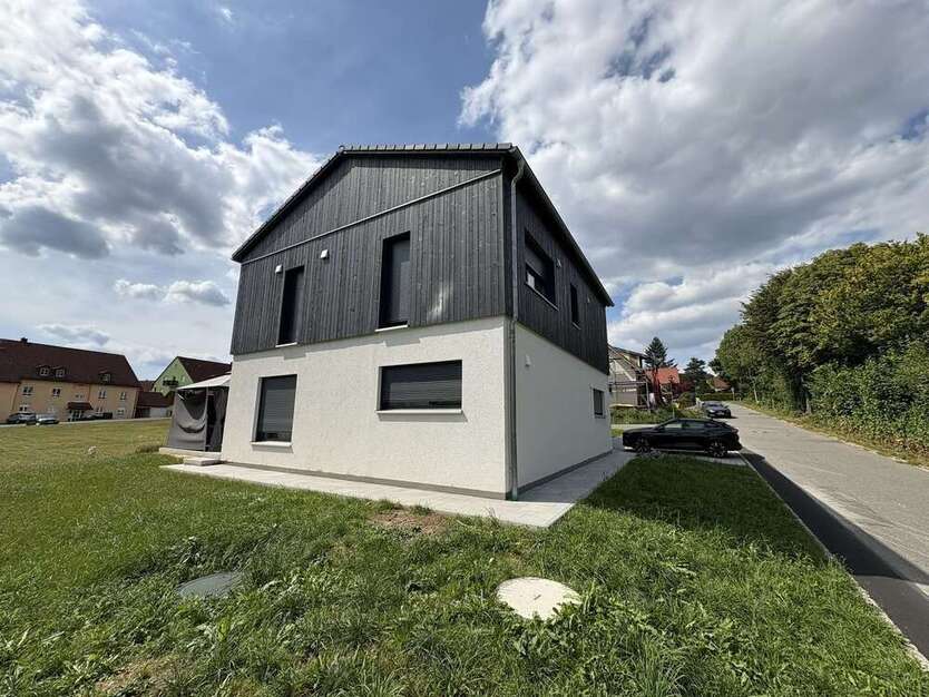 Haus zum Kaufen in Wiesau 399.000 € 153 m²