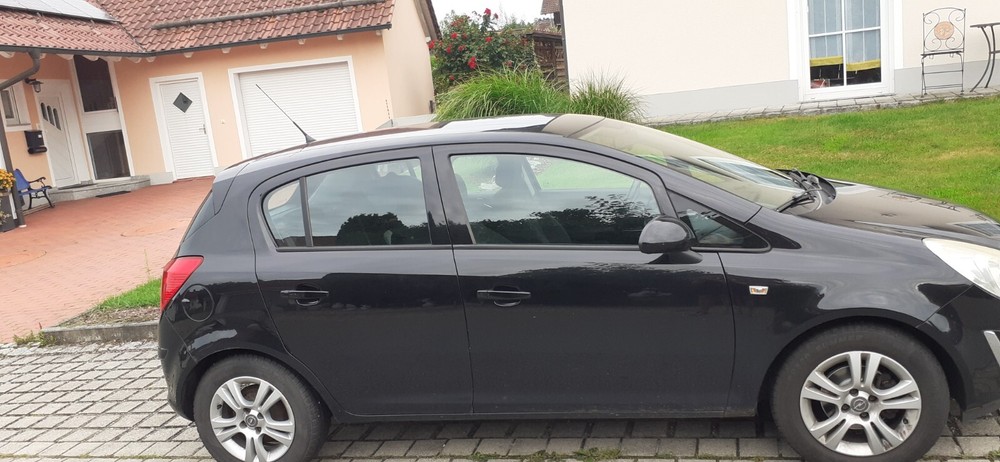 Opel Corsa 207.000 km 2.600 € Winzer 94577