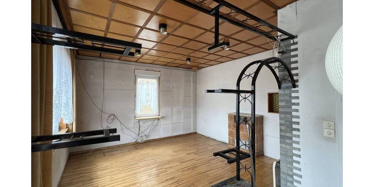 Mehrfamilienhaus, Wohnhaus Geratal OT Geraberg Geraberg - 9 Zimmer, 234 m&sup2;, 158.000&euro; | Angebot:26277481