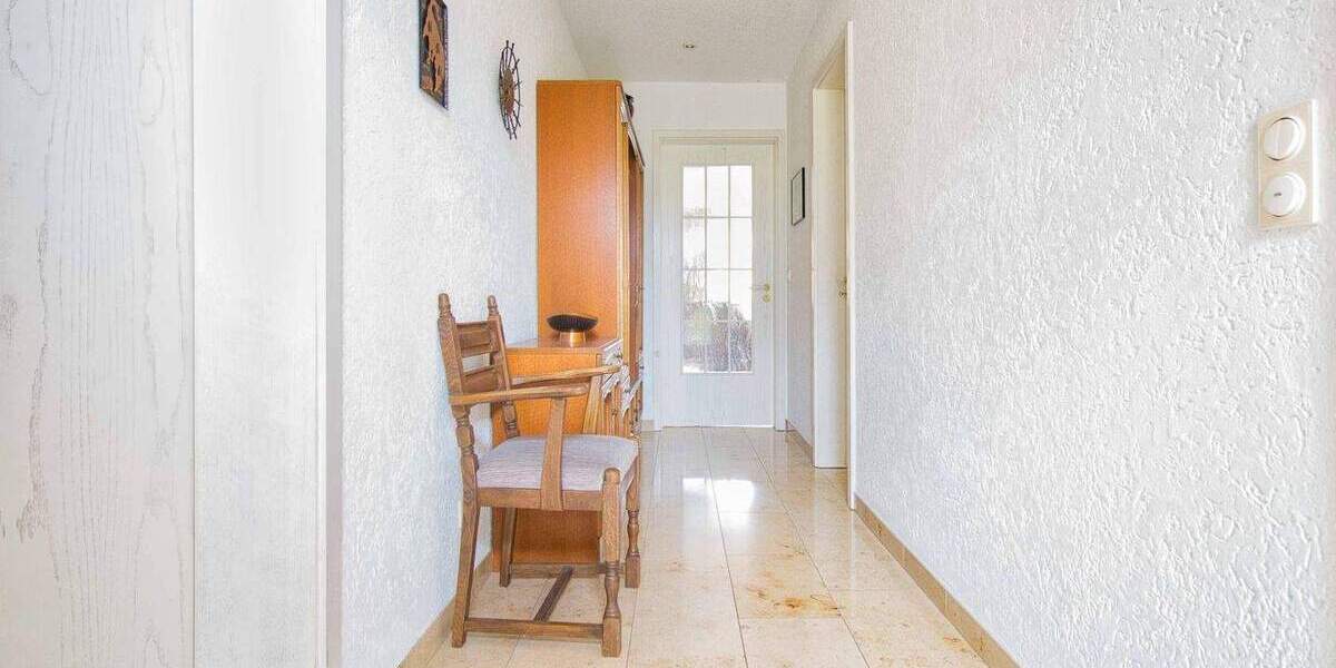 Gehoben und gepflegt: 7-Zi.-EFH mit ELW und Garten, Garage und 2 Freistellplätzen in Neubrandenburg 7 zimmer