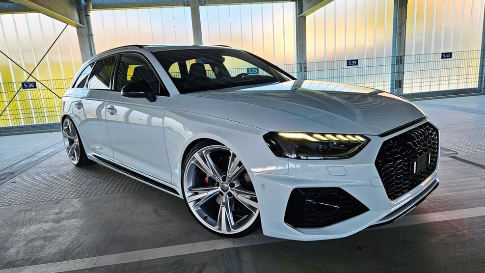 Audi RS4 49.000 km 63.990 € Kessin 18196