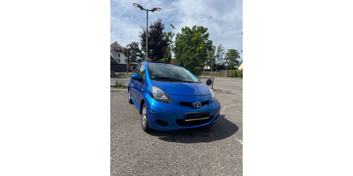 Toyota Aygo (X) 30.728 km 3.599 &euro; Augsburg 86154
