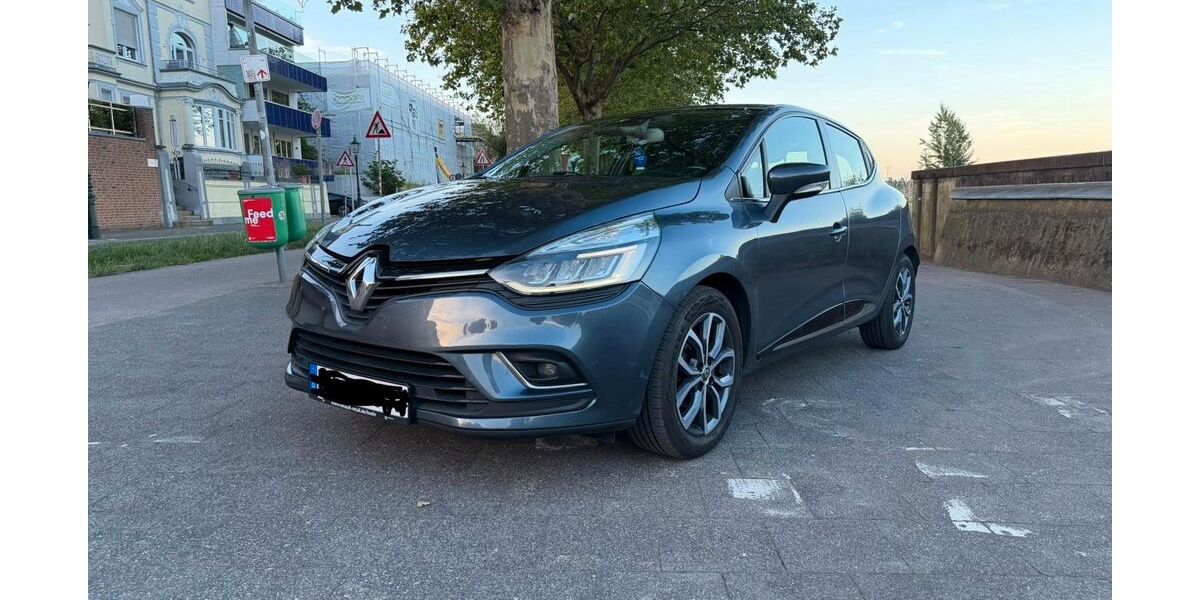 Renault Clio 142.000 km 6.490 &euro; Düsseldorf 40549