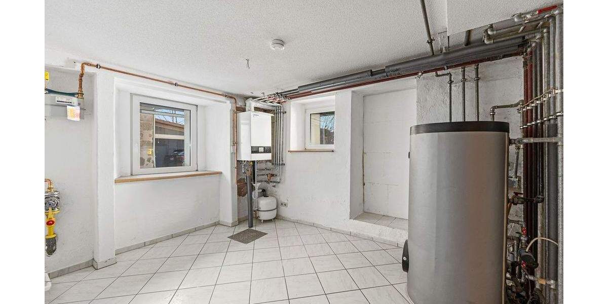 Einfamilienhaus Hilzingen - 7 Zimmer, 215 m&sup2;, 585.000&euro; | Angebot:25879468