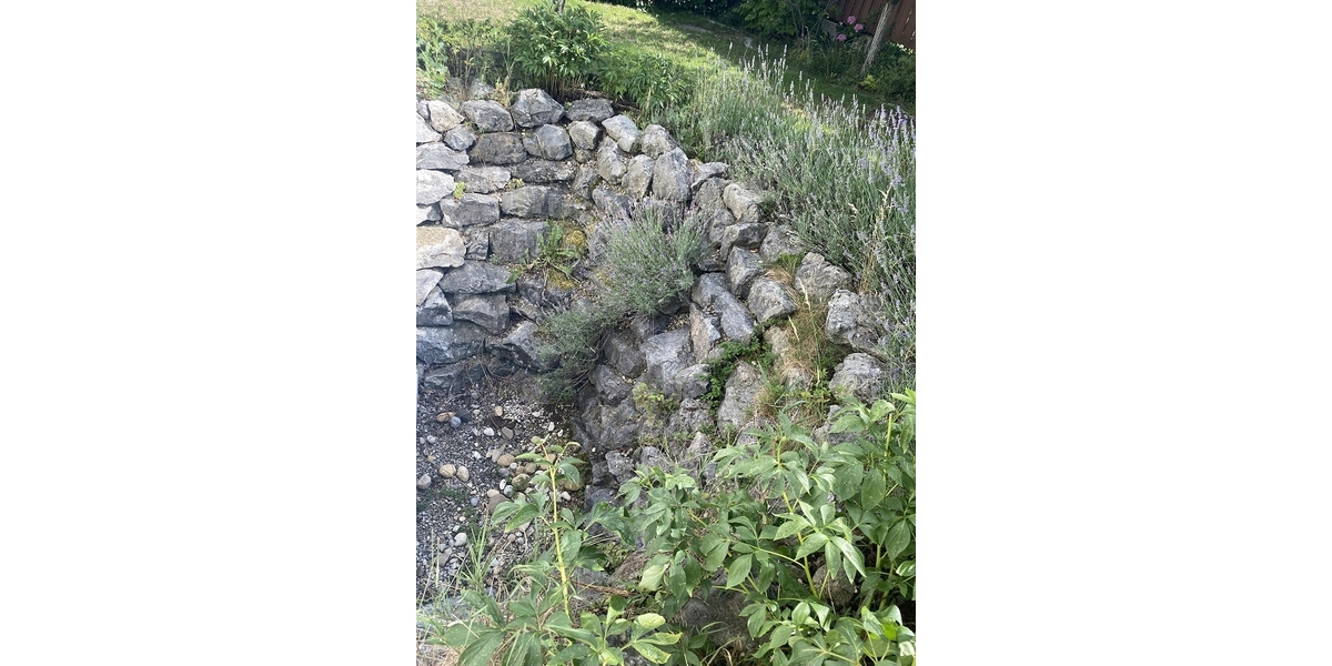Freistehendes Ein- Zweifamilienhaus auf sonnigem Gartengrundstück mit viel Potenzial in Ottobrunn - Zweifamilienhaus Ottobrunn | Angebot:27071123