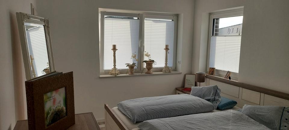 Doppelhaushälfte Schenefeld - 4 Zimmer, 120 m&sup2;, 1.320&euro; | Angebot:26041604