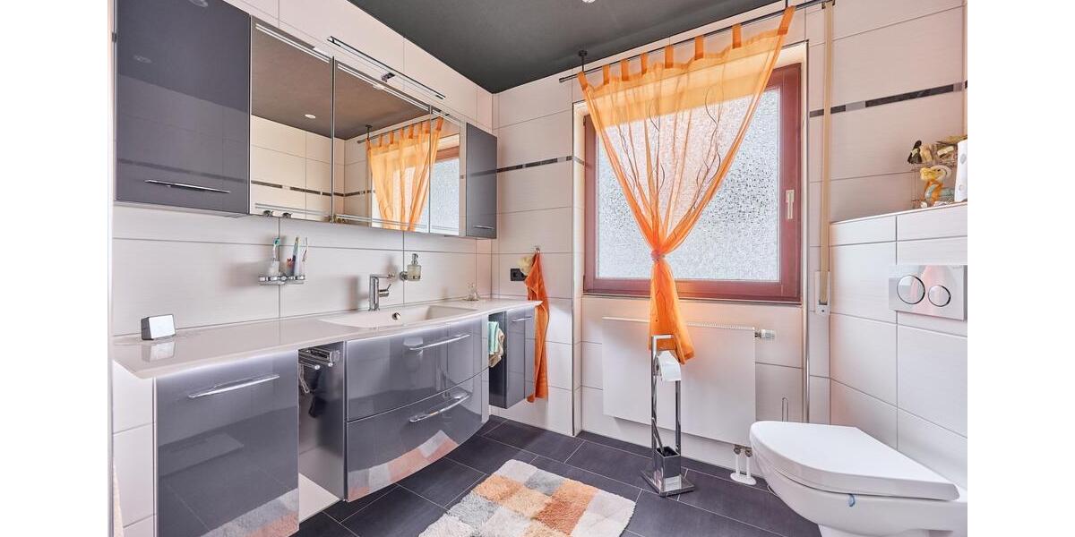 Etagenwohnung Walzbachtal - 5 Zimmer, 110 m&sup2;, 1.350&euro; | Angebot:26675113