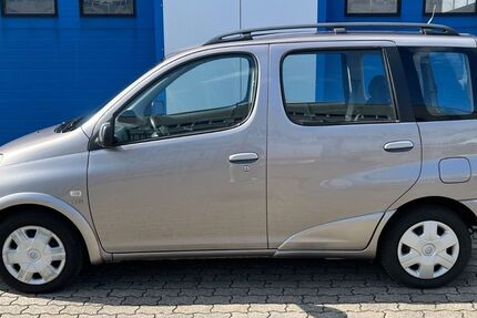 Toyota Yaris 144.000 km 3.900 &euro; Greven 48268