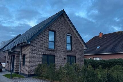 Neubau Einfamilienhaus mit Carport und Abstellraum 5 zimmer