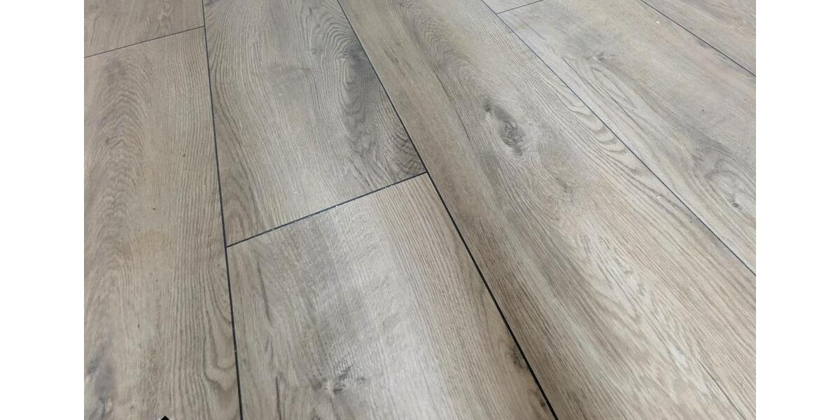 Maisonettenwohnung Glauchau - 3 Zimmer, 130 m&sup2;, 845&euro; | Angebot:26013558