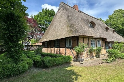 Einzigartiges Reetdach-Idyll von 1815 am Feldrand in Strandnähe - Haus Brodersdorf | Angebot:26905977