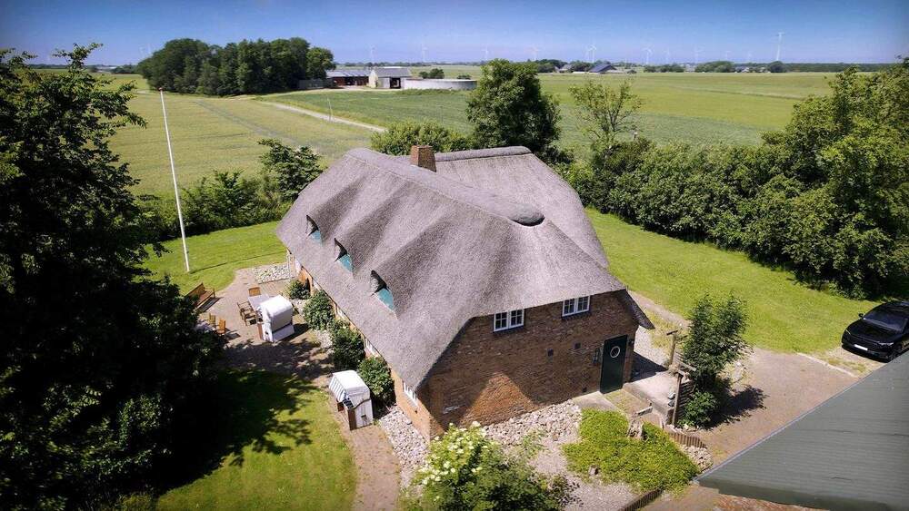 Einfamilienhaus Emmelsbüll-Horsbüll Horsbüll - 7 Zimmer, 275 m&sup2;, 2.150&euro; | Angebot:25689307