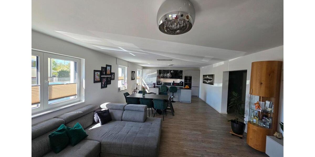 Erdgeschoßwohnung Schwandorf - 3 Zimmer, 101 m&sup2;, 399.000&euro; | Angebot:26372899