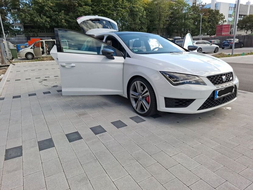 Seat Leon 92.000 km 17.700 € München 81737