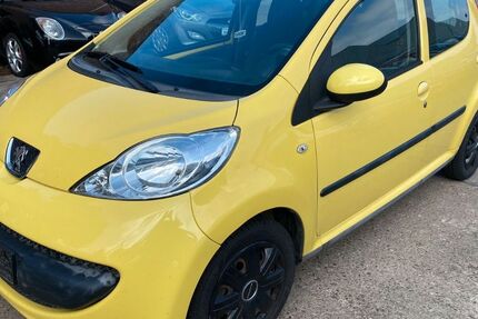 Peugeot 107 142.000 km 690 &euro; Berlin-Lichtenberg 10365