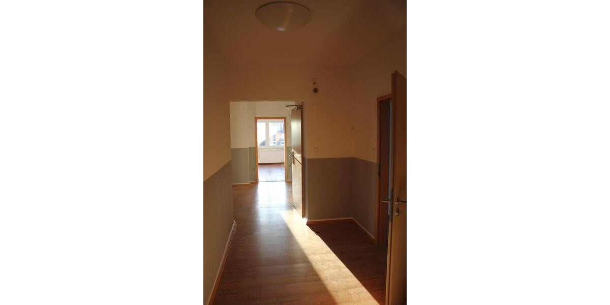 Etagenwohnung Suderburg - 6 Zimmer, 200 m&sup2;, 1.400&euro; | Angebot:24564558