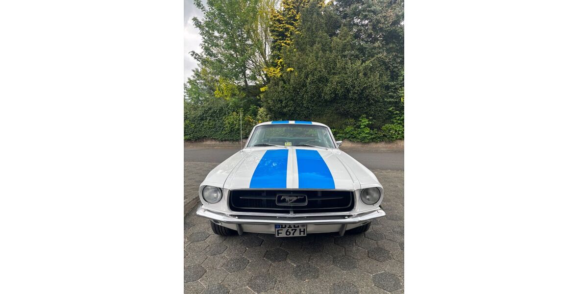 Ford Mustang 70.000 km 31.000 &euro; Breitscheid 35767