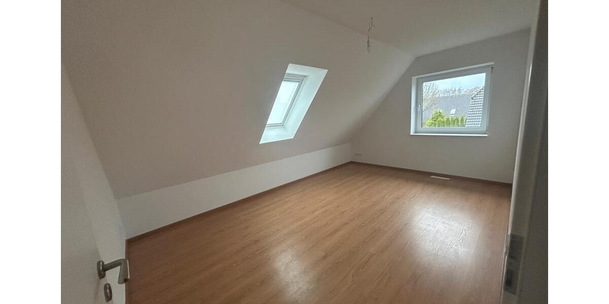 Doppelhaushälfte Hohenlockstedt - 5 Zimmer, 103 m&sup2;, 1.700&euro; | Angebot:25986979
