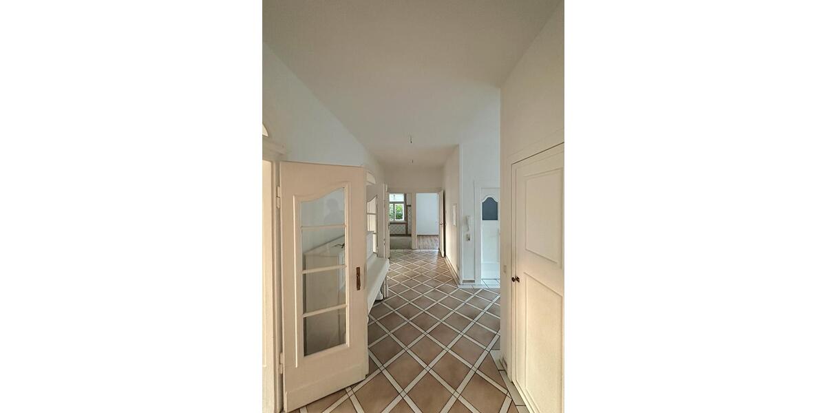 Erdgeschoßwohnung Wurzen - 5 Zimmer, 152 m&sup2;, 1.190&euro; | Angebot:25048399