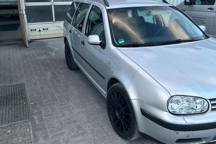 VW Golf 300.000 km 800 &euro; Warstein 59581