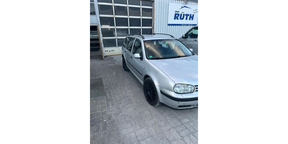 VW Golf 300.000 km 800 &euro; Warstein 59581