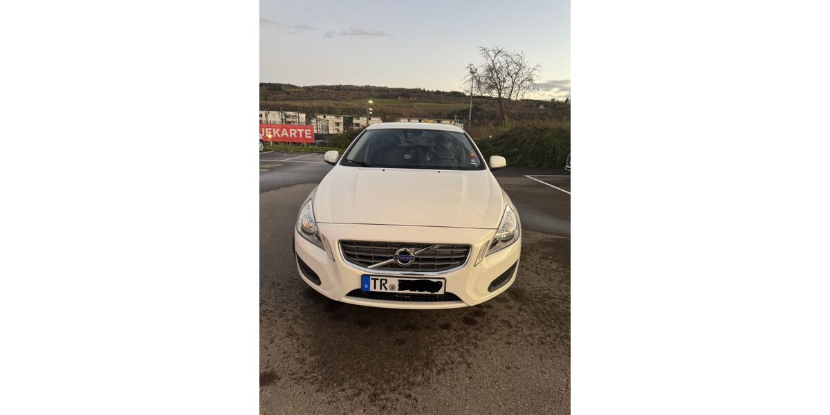 Volvo V60 219.000 km 5.999 &euro; Fell 54341
