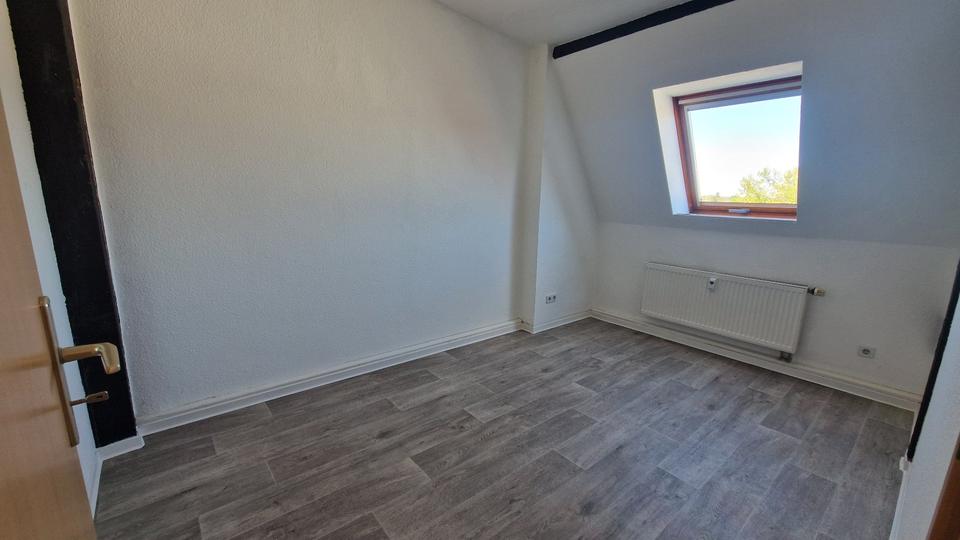 Dachgeschoßwohnung Dessau-Roßlau Brambach - 2 Zimmer, 42 m&sup2;, 250&euro; | Angebot:26368735