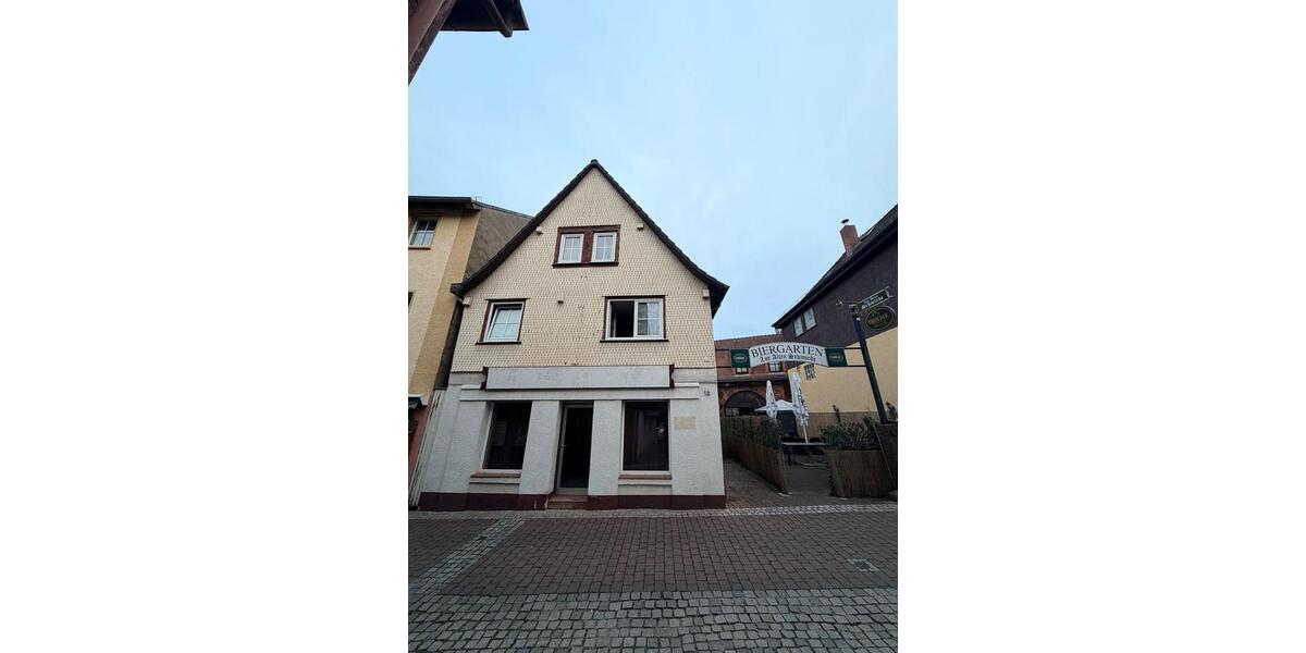 Einfamilienhaus Erbach - 7 Zimmer, 180 m&sup2;, 250.000&euro; | Angebot:26992570