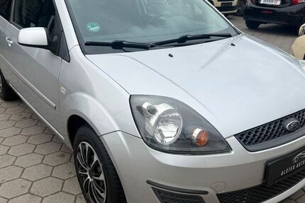 Ford Fiesta 123.000 km 2.300 &euro; Hamburg 20097