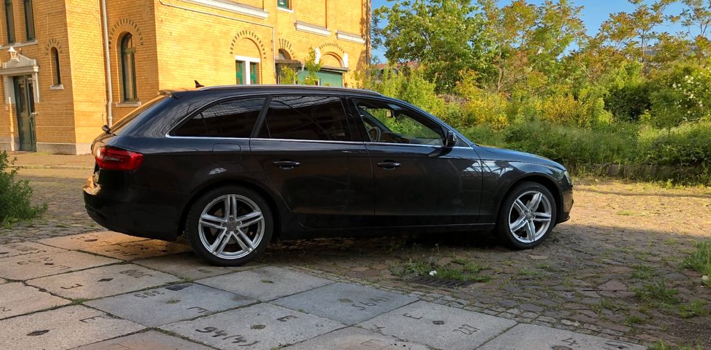 Audi A4 158.000 km 7.800 &euro; Grimma 04668