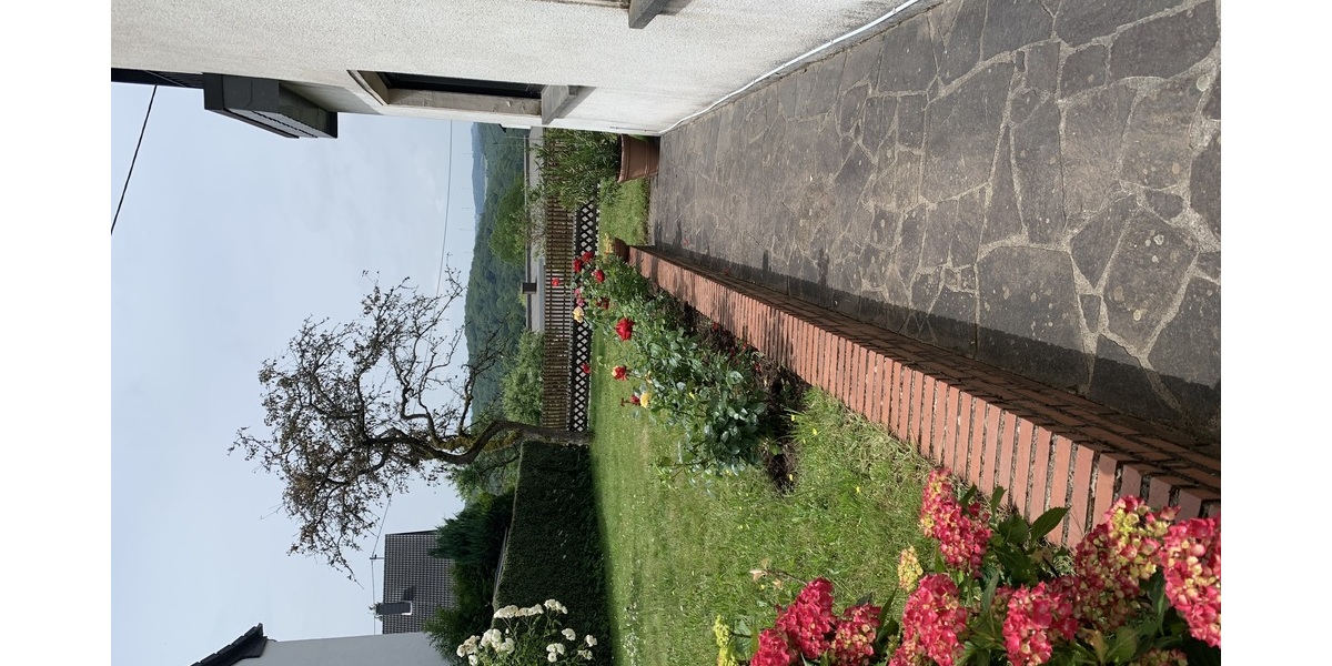 Großzügiges Villenanwesen mit Erkerfassade in Höhenlage von Neunkirchen - Einfamilienhaus Neunkirchen Heinitz | Angebot:26963473