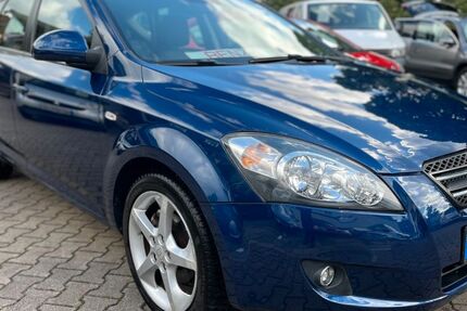 Kia ceed Sportswagon 99.000 km 5.990 € München 81825
