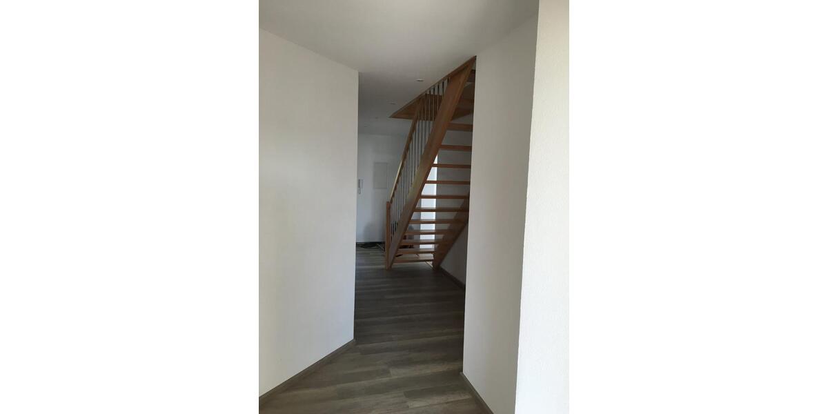 Dachgeschoßwohnung Dürrlauingen - 7 Zimmer, 175 m&sup2;, 1.300&euro; | Angebot:25509717