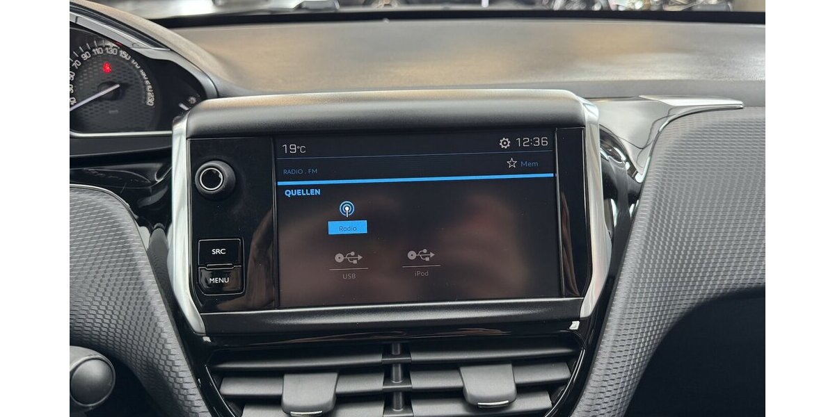 Peugeot 2008 1.2 GT-Line Automatik Sitzheizung Carplay 120.782 km 10.990 &euro; Lich 35423