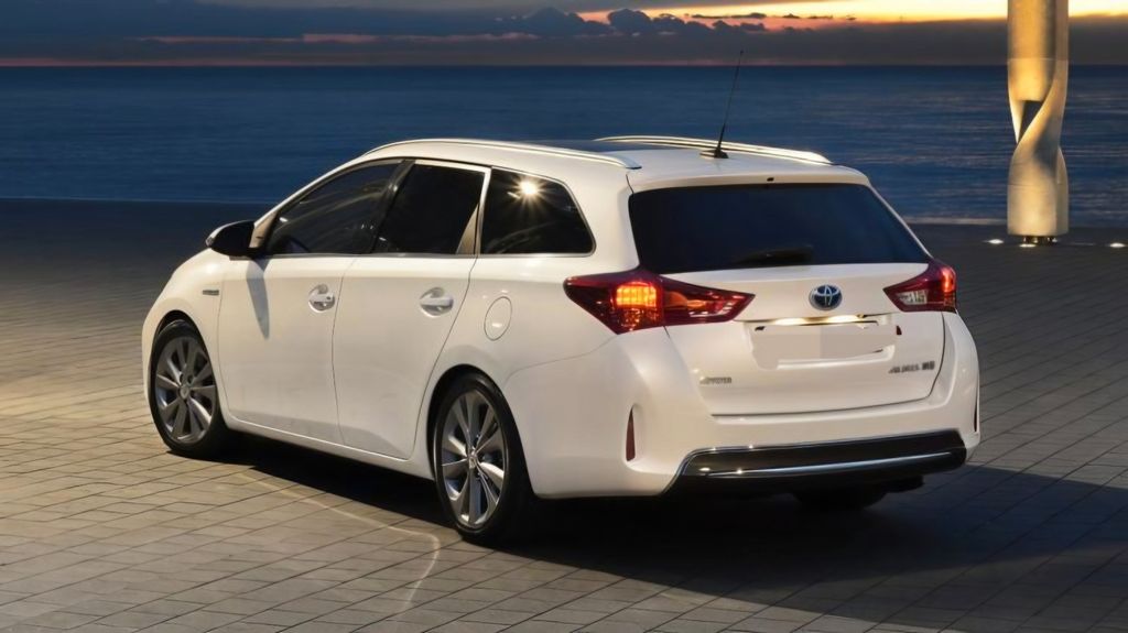 Toyota Auris 168.000 km 13.180 &euro; Dachau 85221