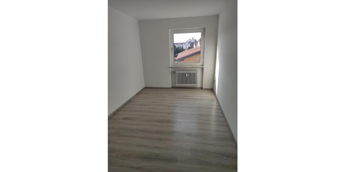 Etagenwohnung Alzey - 4 Zimmer, 82 m&sup2;, 700&euro; | Angebot:26532424