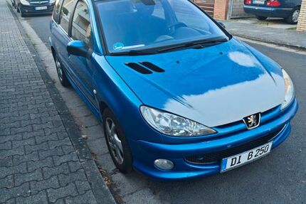Peugeot 206 154.000 km 1.100 &euro; Babenhausen 64832