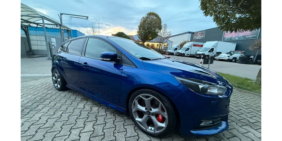 Ford Focus 75.500 km 18.999 &euro; Gerlingen 70839