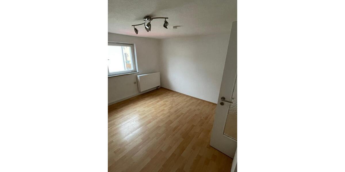 Schönes Wohnhaus mit Garten und Carport zur Miete 4 zimmer